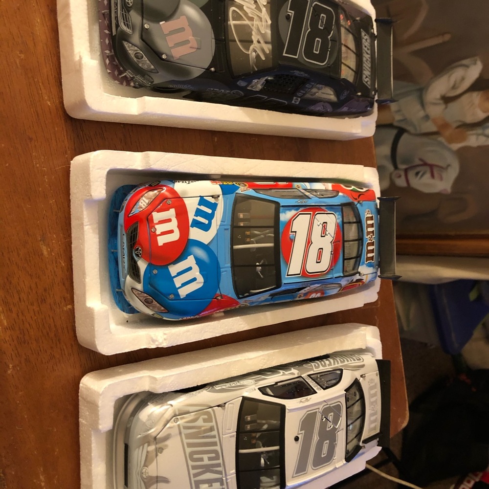 Lionel set 3 Kyle Busch 124 scale NASCAR’s